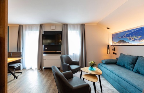 Unterach am Attersee Apartment | Oceanfront Escape at Seegut Kübler - Family-Friendly Retreat