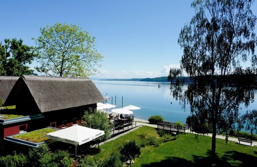 Sipplingen Apartment | Cozy 40qm Apartment with Breakfast & Child-Friendly Amenities