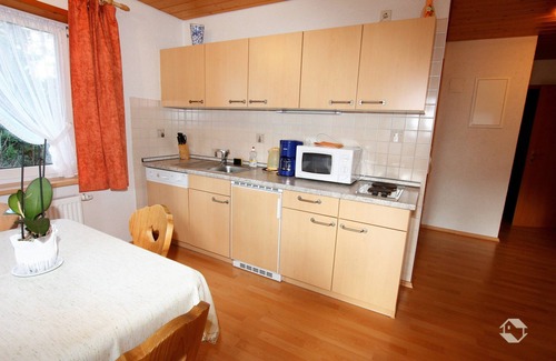 Hinterzarten Apartment | Cozy 1-Bedroom Apartment for Families, Rated 10/10!