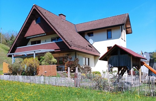 Oberharmersbach Apartment | Cozy 1-Bedroom Apartment with Breakfast & Child-Friendly Amenities