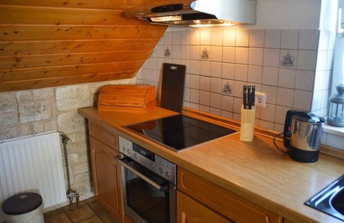 Albstadt Apartment | Spacious 3-Bedroom Family Retreat with Balcony & Kitchen