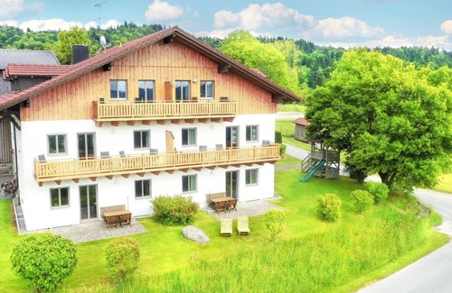 Wildenranna Apartment | Cozy Apartment with Terrace and Free Wi-Fi for Your Stay