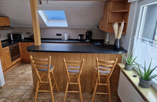 Moehnesee Apartment | Family-Friendly Ferienwohnung with Kitchen & Breakfast, 10/10
