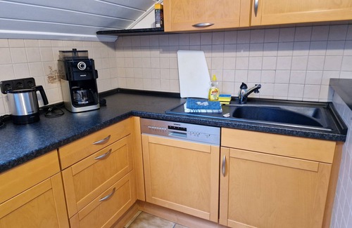 Moehnesee Apartment | Family-Friendly Ferienwohnung with Kitchen & Breakfast, 10/10