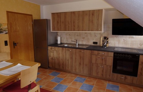 Oberwolfach Apartment | Cozy 80sqm Apartment for Two with Kitchen & Breakfast
