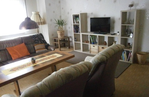 Neuental Apartment | Spacious 3-Bedroom Apartment with Kitchen & Breakfast Included