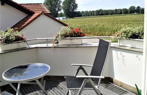 Bad Waldsee Apartment | Cozy 2-Bedroom Apartment with Balcony & Breakfast Included
