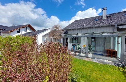 Ebersberg District Apartment | Charming Ferienwohnung Abendrot - 4-Star Pet-Friendly Retreat