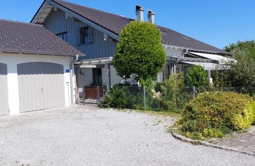 Ebersberg District Apartment | Charming Ferienwohnung Abendrot - 4-Star Pet-Friendly Retreat
