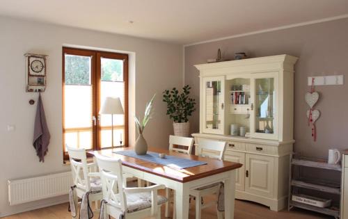 Nienhagen Apartment | Oceanfront Ferienwohnung Abendsonne with Ocean View