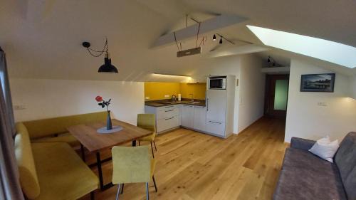Reutte Apartment | Child-Friendly Ferienwohnung Abendspitzblick with High Ratings