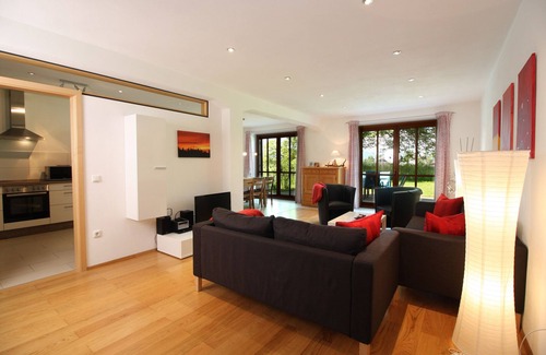 Grabenstatt Apartment | Exceptional Ferienwohnung Achental: Family-Friendly Retreat