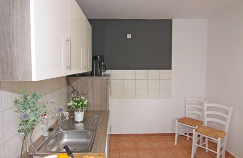 Ueckermuende Apartment | Cozy Ferienwohnung Achtern de Heeg in Ueckermünde