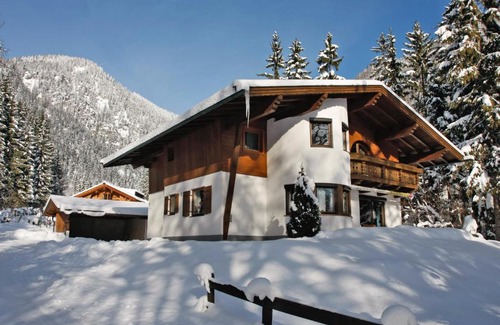 Waidring Apartment | Family-Friendly Ferienwohnung Achten with Fantastic Amenities