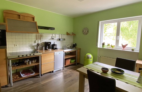 Dhron Apartment | Pet-Friendly Ferienwohnung Alexa with Family Amenities