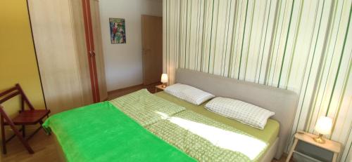 Albstadt Apartment | Cozy Ferienwohnung Albblick: Child-Friendly Retreat with 9.3/10