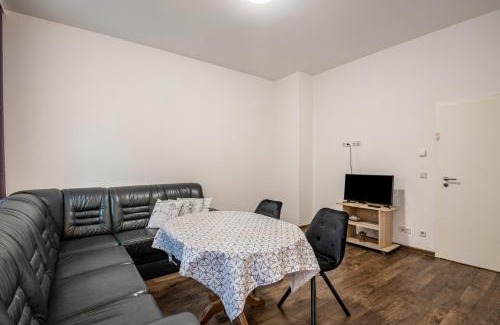 Nordost Apartment | Delightful Ferienwohnung Alex - Family & Accessible Stay