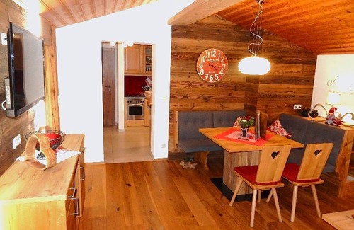 Blindau Apartment | Almgenuss Retreat: 3-Room Apartment with Balcony Views