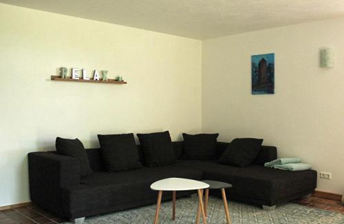 Neuravensburg Apartment | Discover Ferienwohnung Alpsteinweg: Spa & Family-Friendly Stay