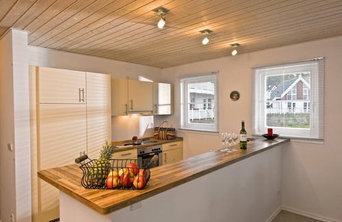 Bad Saarow House | Cozy FeWo "Alsen" in Schlosspark Bad Saarow – Pet Friendly & More