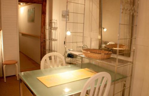 Insel Apartment | Cozy Ferienwohnung Altes Haus 1 - Your Budget Getaway