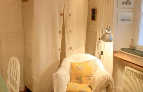 Insel Apartment | Cozy Ferienwohnung Altes Haus 1 - Your Budget Getaway