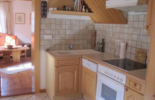 Patergassen Apartment | Cozy Ferienwohnung Althoelbling: Pet and Child Friendly Stay