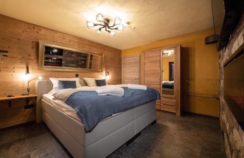 Eppenbrunn Apartment | Elegant Ferienwohnung Altschloss with Hot Tub & Breakfast