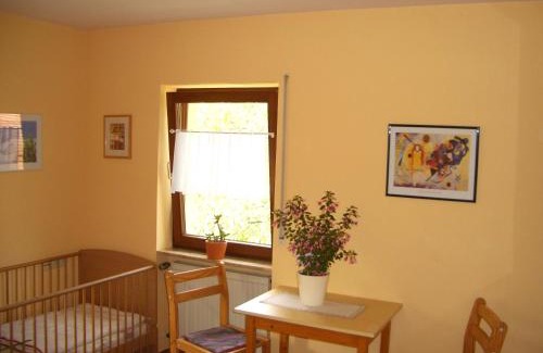 Seebach Apartment | Cozy Ferienwohnung am Busterbach - Child-Friendly Retreat