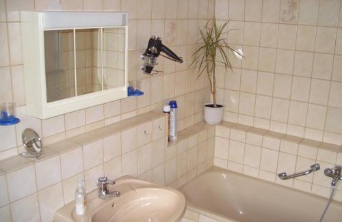 Seebach Apartment | Cozy Ferienwohnung am Busterbach - Child-Friendly Retreat