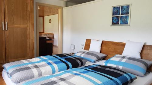 Waldau Apartment | Family-Friendly Ferienwohnung am Schneeberg with Pool & Ocean View