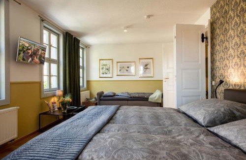 Naumburg Apartment | Child-Friendly Retreat at Ferienwohnung am Dom - 4 Stars
