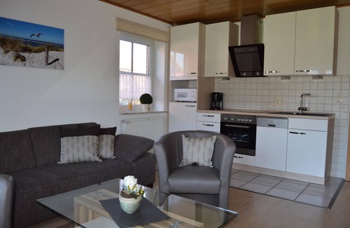 Werdum Apartment | Guest Rated 10/10: Am Gästegarten with Ocean View