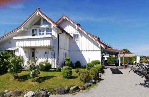 Scheidegg Apartment | Family-Friendly Getaway at Ferienwohnung am Golfplatz