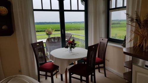 Zweedorf Apartment | Discover Ferienwohnung "Am Grün" - Guest Rated 9.5/10