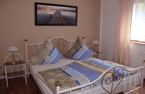 Auerbach-Erzgebirge Apartment | Oceanfront Retreat at Ferienwohnung am Kieferberg - 9.5/10
