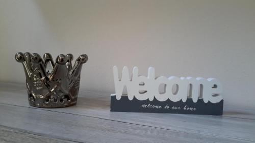 Kruft Apartment | Oceanfront Bliss at Ferienwohnung Am Korretsberg - 4-Star Stay