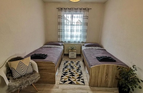 Dankmarshausen Apartment | Highly Rated Ferienwohnung am Lerchenberg for Your Stay