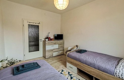 Dankmarshausen Apartment | Highly Rated Ferienwohnung am Lerchenberg for Your Stay