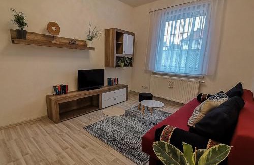 Dankmarshausen Apartment | Highly Rated Ferienwohnung am Lerchenberg for Your Stay