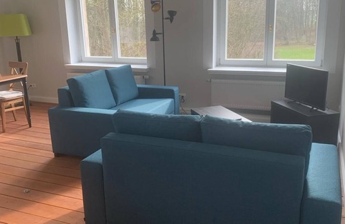 Baumgarten Apartment | Pet-Friendly Ferienwohnung am Lindenplatz - Weitblick Awaits