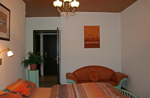 Wamel Apartment | Inviting Ferienwohnung am Möhnesee with Kitchen Amenities