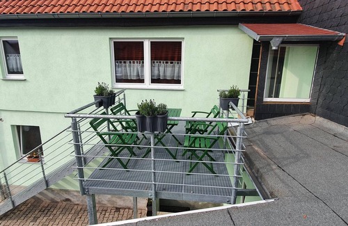 Harzgerode Apartment | Guest Rated 10/10: Ferienwohnung Am Markt with Breakfast