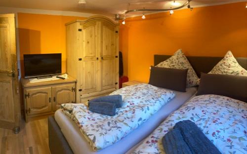 Monschau Apartment | Highly Rated Ferienwohnung am Markt with Family-Friendly Perks