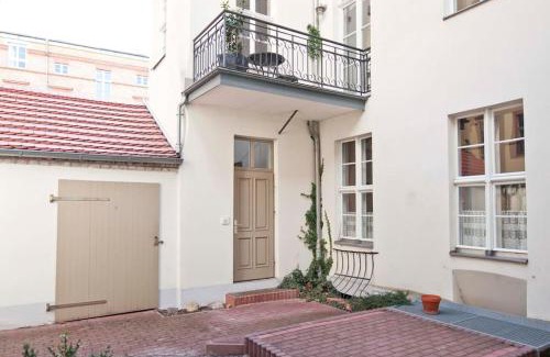 Dutch Quarter Apartment | Top-Rated Ferienwohnung Am Nauener Tor for Families