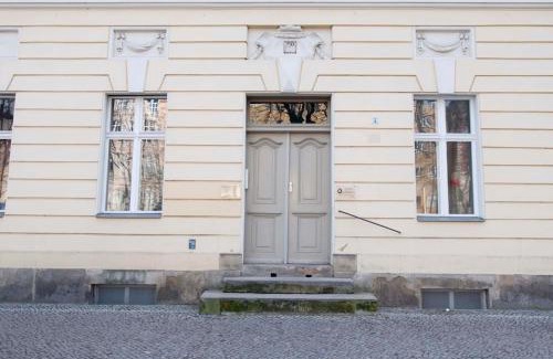 Dutch Quarter Apartment | Top-Rated Ferienwohnung Am Nauener Tor for Families