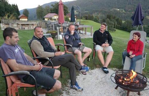 Arriach House | Pet-Friendly Ferienwohnung am Oberrainerhof with Hot Tub