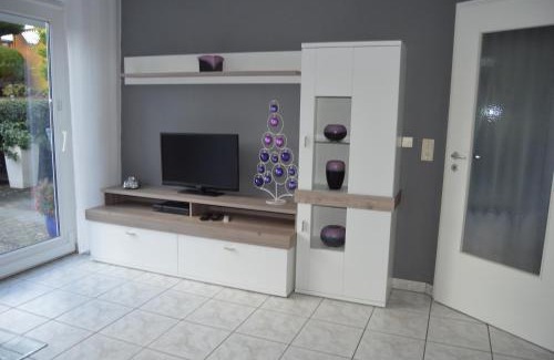 Plaidt Apartment | Oceanfront Retreat at Ferienwohnung am Park - Guest Rated 9.5