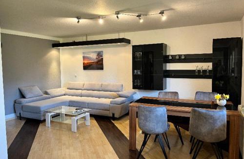 Dingolshausen Apartment | Family-Friendly Ferienwohnung am Rathaus with Great Reviews