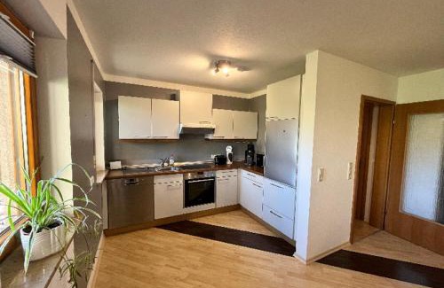 Dingolshausen Apartment | Family-Friendly Ferienwohnung am Rathaus with Great Reviews